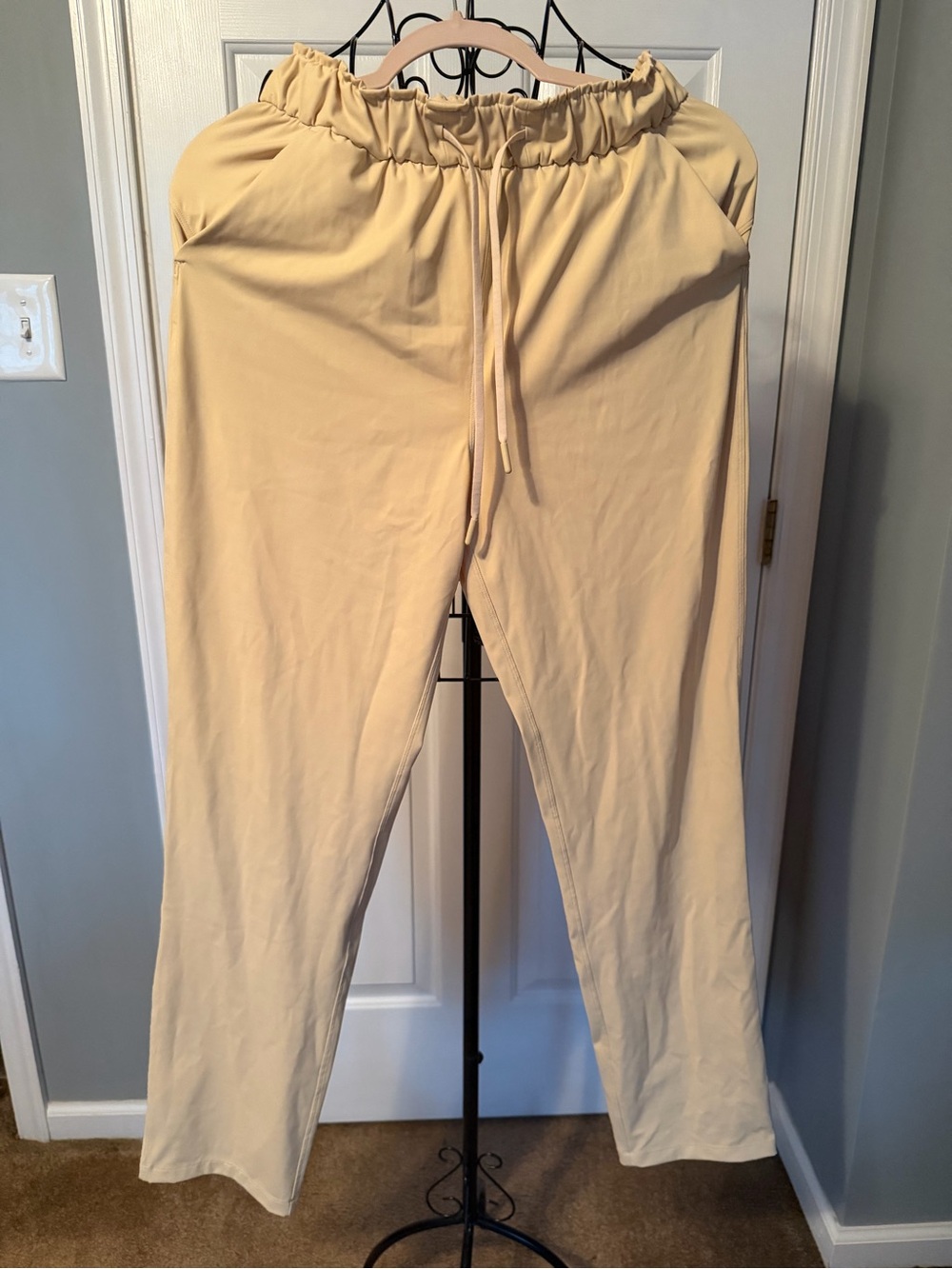 Lululemon Women's Stretch High Rise Drawstring Jogger Pants Trench Size 6